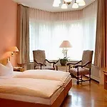 Parkhotel Unter Den Linden 4*