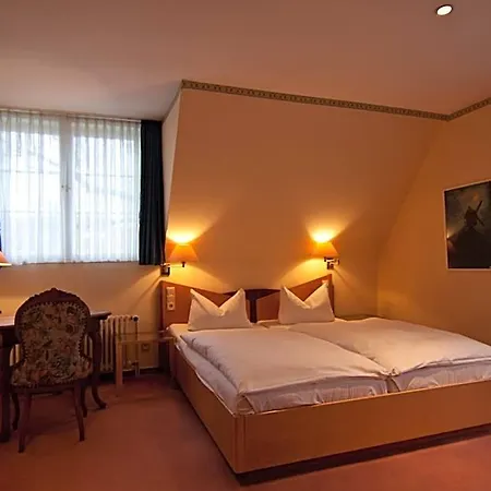 Hotel Parkhotel Unter Den Linden 4*