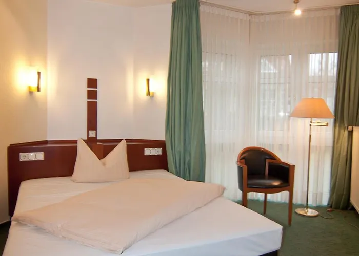 Hotel Parkhotel Unter Den Linden 4*